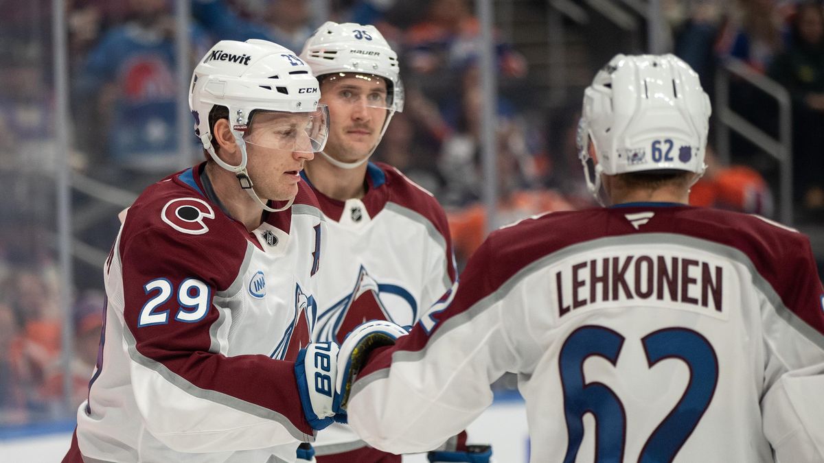 Ostuda a ponížená hvězda. McDavid jen zíral, jak Colorado servíruje Big Mac